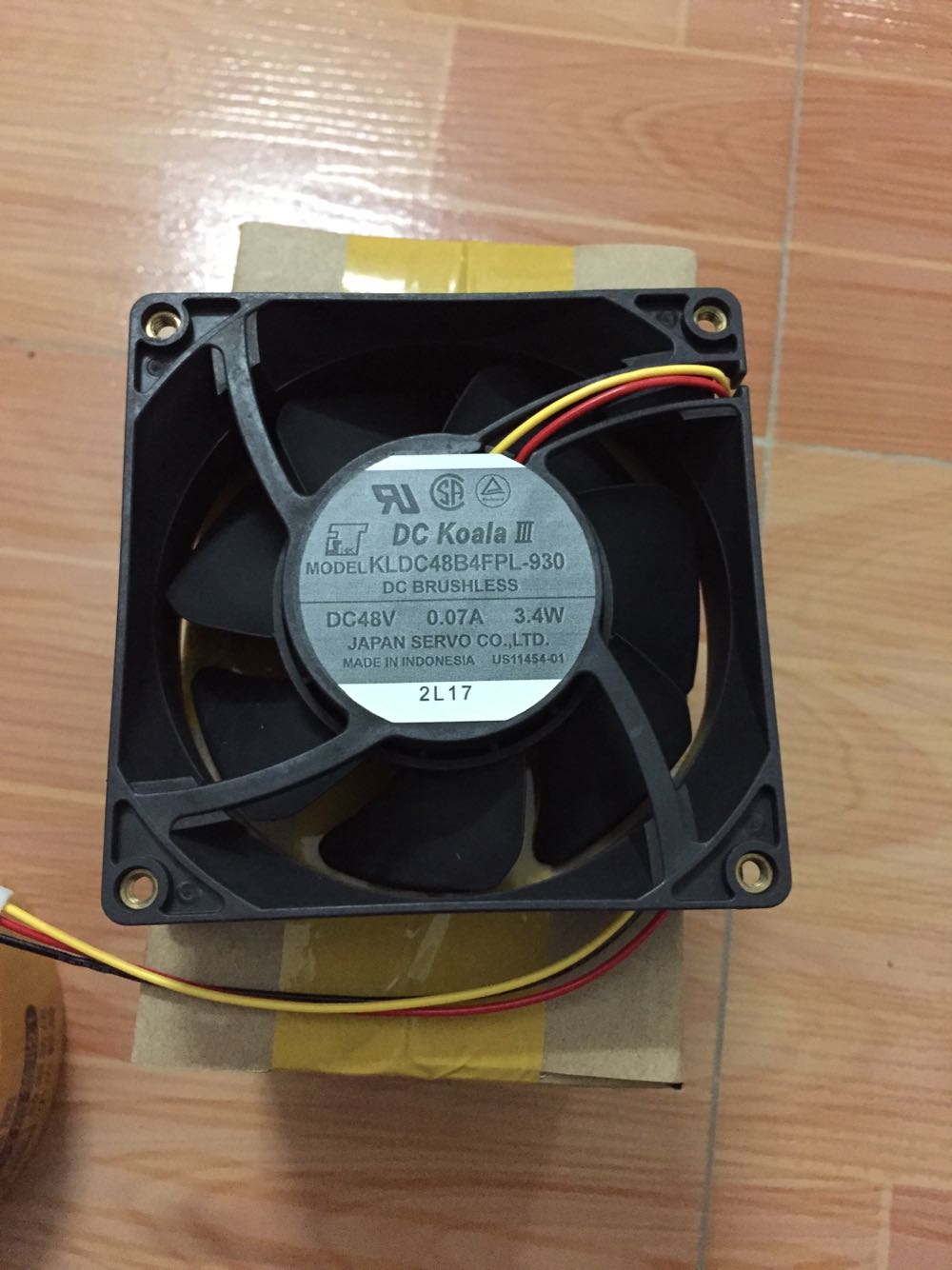 DC Koala KLDC48B4FPL-930 48V 0.07A 3.4W 9CM 9032 3wire Cooling Fan