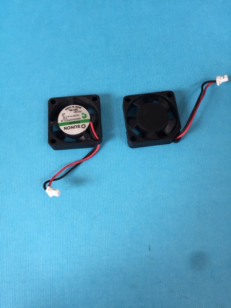 SUNON GM0502PEV1-8 N.GN DC5V 0.11A 0.6W 25*25*7MM 2.5CM 25mm 2Pin 2Wire Cooling Fan