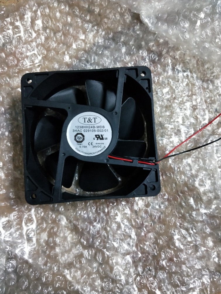 T&T 1238HH24B-WDB 3HAC029105-002/01 ABB Robot Controller Cooling Fan DC24V 0.70A 12038 120x120x38mm